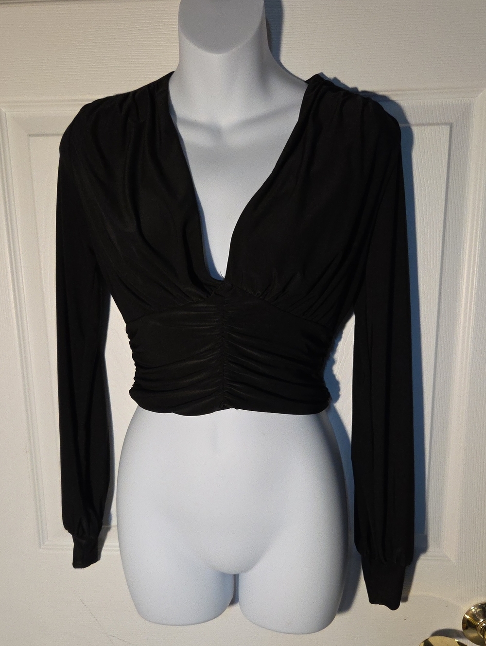 21 Saints Black Ruched V-Neck Long Sleeve Crop Top Sz M